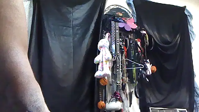 Snapshot of slinginbigD chatting on September 26, 2025, 12:17 am slinginbigD online show from September 26, 2025, 12:17 am