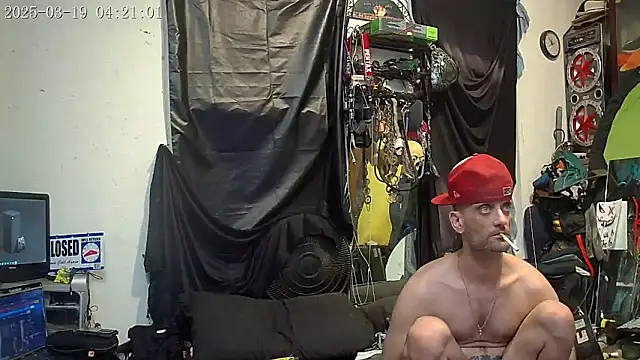 Snapshot of slinginbigD chatting on March 19, 2025, 10:22 am slinginbigD online show from March 19, 2025, 10:22 am