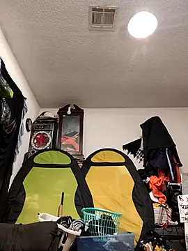 Snapshot of slinginbigD chatting on March 11, 2025, 7:14 am slinginbigD online show from March 11, 2025, 7:14 am