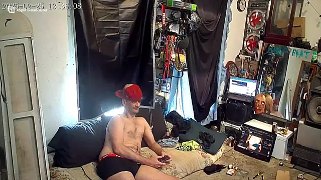 Snapshot of slinginbigD chatting on February 25, 2025, 7:38 pm slinginbigD online show from February 25, 2025, 7:38 pm