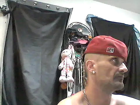 Snapshot of slinginbigD chatting on September 16, 2025, 12:44 am slinginbigD online show from September 16, 2025, 12:44 am