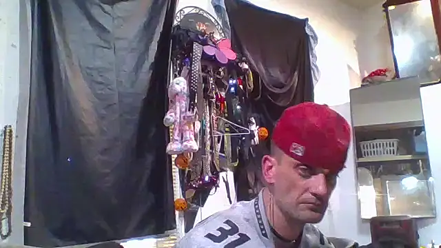 Snapshot of slinginbigD chatting on September 27, 2025, 8:26 pm slinginbigD online show from September 27, 2025, 8:26 pm