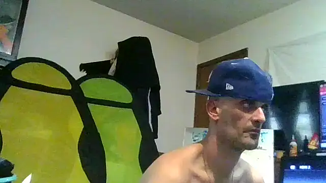 Snapshot of slinginbigD chatting on March 12, 2025, 11:01 pm slinginbigD online show from March 12, 2025, 11:01 pm