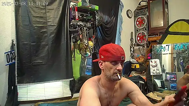 Snapshot of slinginbigD chatting on March 8, 2025, 8:46 pm slinginbigD online show from March 8, 2025, 8:46 pm