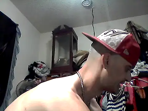 Snapshot of slinginbigD chatting on September 15, 2025, 1:28 am slinginbigD online show from September 15, 2025, 1:28 am