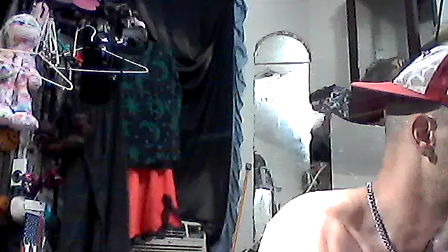 Snapshot of slinginbigD chatting on September 17, 2025, 3:19 am slinginbigD online show from September 17, 2025, 3:19 am