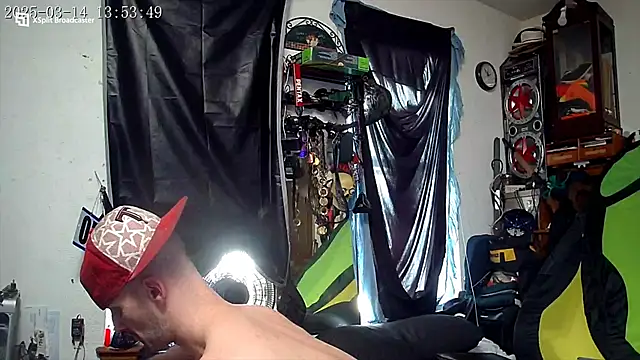 Snapshot of slinginbigD chatting on March 14, 2025, 7:55 pm slinginbigD online show from March 14, 2025, 7:55 pm