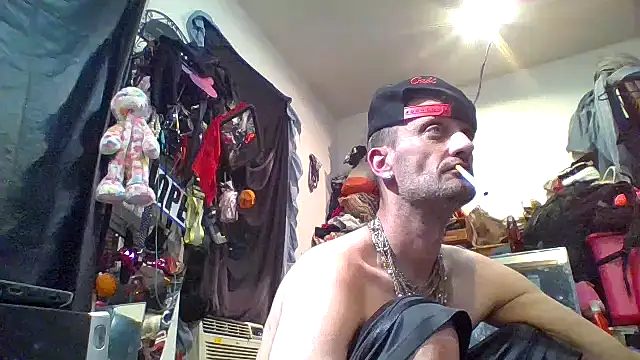 Snapshot of slinginbigD chatting on October 11, 2025, 3:29 am slinginbigD online show from October 11, 2025, 3:29 am