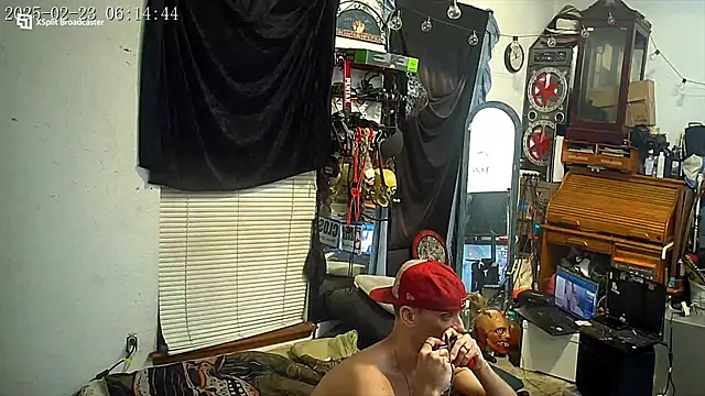 Snapshot of slinginbigD chatting on February 23, 2025, 12:16 pm slinginbigD online show from February 23, 2025, 12:16 pm