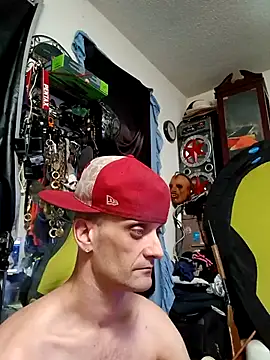 Snapshot of slinginbigD chatting on March 23, 2025, 6:37 am slinginbigD online show from March 23, 2025, 6:37 am