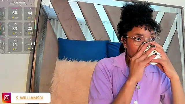 Snapshot of sara_williams01 chatting on October 8, 2025, 1:12 pm sara williams01 online show from October 8, 2025, 1:12 pm