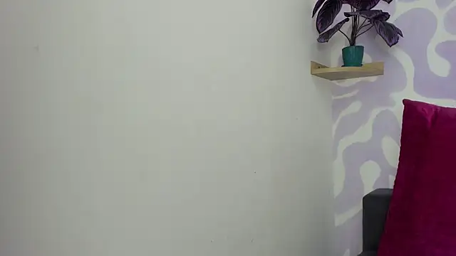 Little Ivy online show from September 27, 2025, 12:00 pm