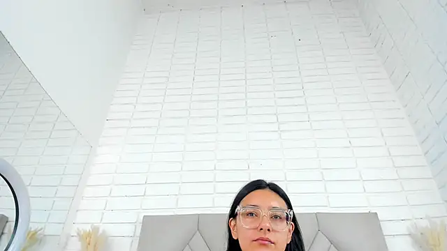 Isis Osman online show from October 2, 2025, 7:17 pm