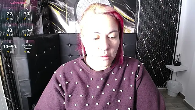 Snapshot of Bruja__Scarlata chatting on October 4, 2025, 10:06 am Bruja Scarlata online show from October 4, 2025, 10:06 am