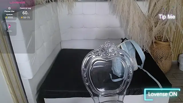 Snapshot of Bruja__Scarlata chatting on October 16, 2025, 10:12 am Bruja Scarlata online show from October 16, 2025, 10:12 am