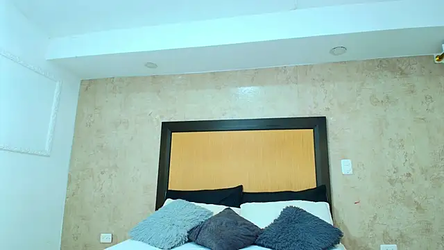 Snapshot of mialopez52 chatting on February 20, 2025, 8:47 pm mialopez52 online show from February 20, 2025, 8:47 pm