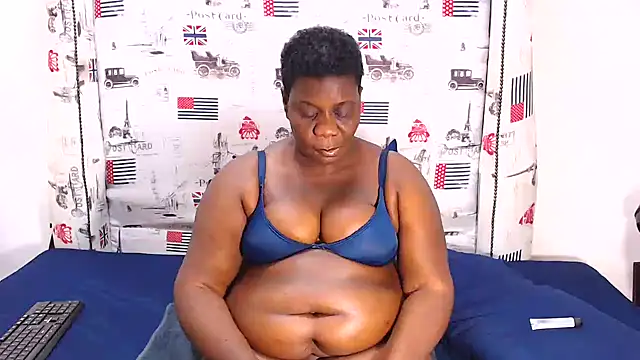 Snapshot of Honeybumsx32 chatting on October 29, 2025, 8:19 pm Honeybumsx32 online show from October 29, 2025, 8:19 pm