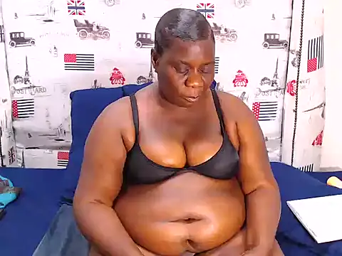 Snapshot of Honeybumsx32 chatting on September 21, 2025, 4:45 pm Honeybumsx32 online show from September 21, 2025, 4:45 pm