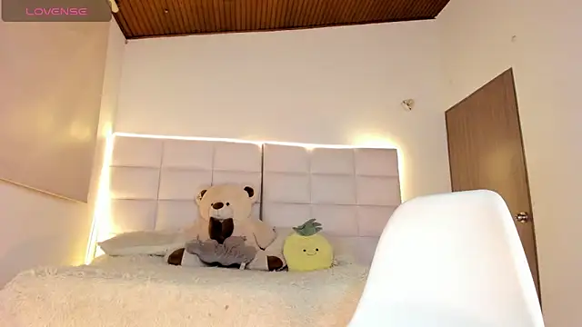 Snapshot of Nicolle_ds chatting on December 5, 2024, 12:25 am Nicolle ds online show from December 5, 2024, 12:25 am