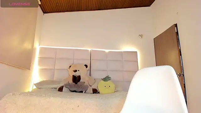 Snapshot of Nicolle_ds chatting on December 5, 2024, 3:31 am Nicolle ds online show from December 5, 2024, 3:31 am