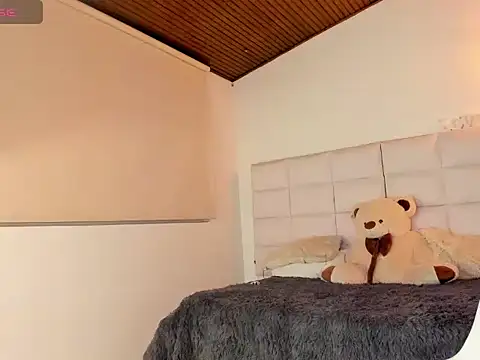 Snapshot of Nicolle_ds chatting on December 29, 2024, 6:03 am Nicolle ds online show from December 29, 2024, 6:03 am