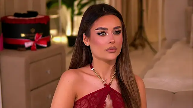 Snapshot of YasmineShaw chatting on January 13, 2026, 12:25 am YasmineShaw online show from January 13, 2026, 12:25 am