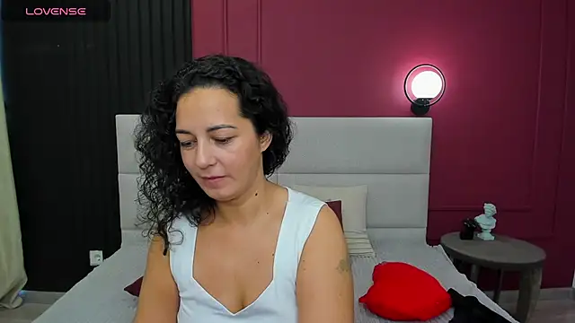 Linda Insatiable online show from September 18, 2025, 1:30 am