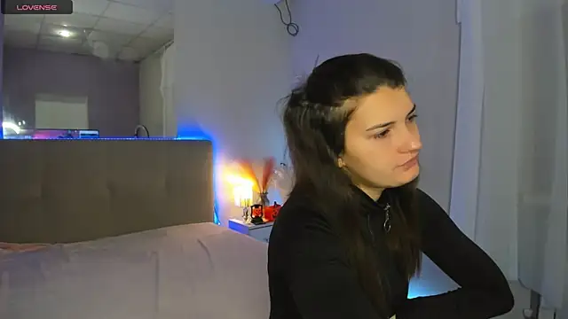 Snapshot of Laura_Leee chatting on October 21, 2025, 5:18 am Laura Leee online show from October 21, 2025, 5:18 am