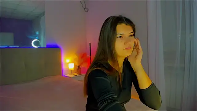 Snapshot of Laura_Leee chatting on September 21, 2025, 5:34 am Laura Leee online show from September 21, 2025, 5:34 am