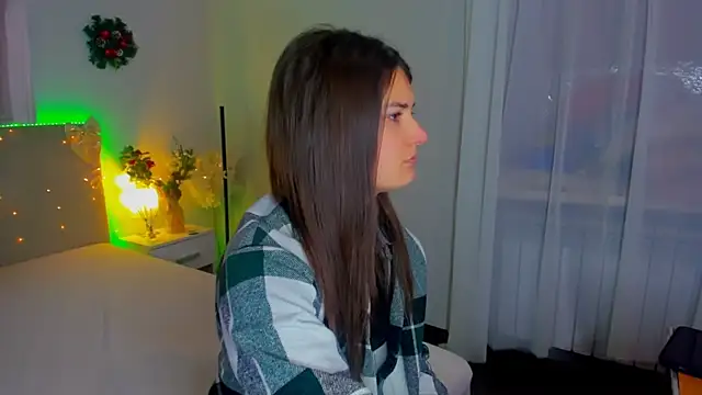 Laura Leee online show from January 13, 2026, 6:17 am