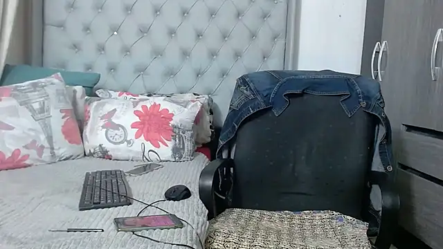 Snapshot of Bustyredx chatting on September 23, 2025, 8:16 pm Bustyredx online show from September 23, 2025, 8:16 pm