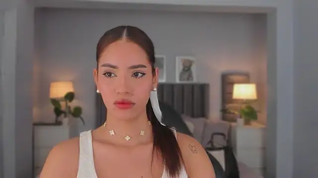 Madie  collins online show from October 2, 2025, 10:29 am