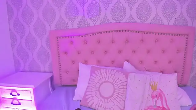 Snapshot of martina_rivera_ chatting on February 11, 2025, 12:04 pm martina rivera online show from February 11, 2025, 12:04 pm