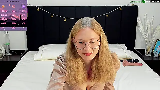 CatmintLush online show from June 21, 2026, 11:43 pm