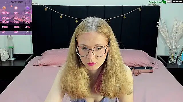 CatmintLush online show from June 18, 2026, 11:32 pm