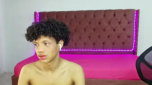 jony honey online show from February 11, 2025, 1:51 pm