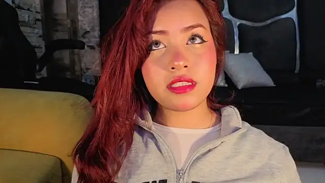 Snapshot of Estrella05_ chatting on September 12, 2025, 4:56 am Estrella05  online show from September 12, 2025, 4:56 am