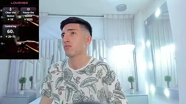 Snapshot of Un_Slutty chatting on March 4, 2025, 7:22 pm Un Slutty online show from March 4, 2025, 7:22 pm