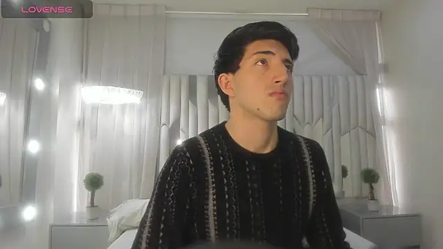 Snapshot of Un_Slutty chatting on March 1, 2025, 5:38 pm Un Slutty online show from March 1, 2025, 5:38 pm