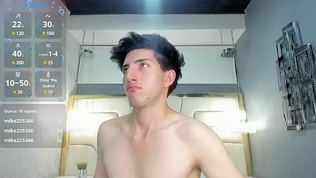 Snapshot of Un_Slutty chatting on February 26, 2025, 1:46 am Un Slutty online show from February 26, 2025, 1:46 am