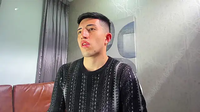 Snapshot of Un_Slutty chatting on September 12, 2025, 7:13 pm Un Slutty online show from September 12, 2025, 7:13 pm