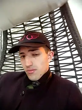 Snapshot of Un_Slutty chatting on March 22, 2025, 6:36 pm Un Slutty online show from March 22, 2025, 6:36 pm