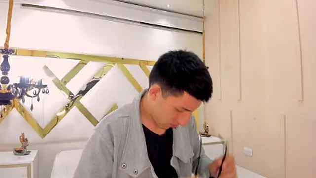 Snapshot of Un_Slutty chatting on October 22, 2025, 7:24 pm Un Slutty online show from October 22, 2025, 7:24 pm