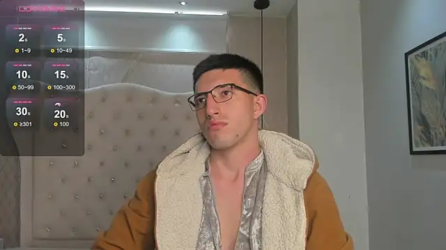 Snapshot of Un_Slutty chatting on October 8, 2025, 7:58 pm Un Slutty online show from October 8, 2025, 7:58 pm