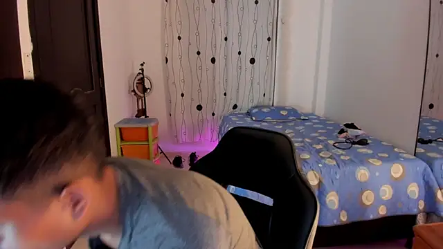 Snapshot of alessandro_wizard chatting on February 14, 2025, 9:32 pm alessandro wizard online show from February 14, 2025, 9:32 pm