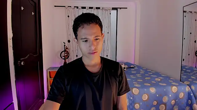 Snapshot of alessandro_wizard chatting on March 12, 2025, 1:30 pm alessandro wizard online show from March 12, 2025, 1:30 pm