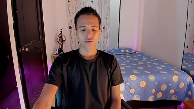 Snapshot of alessandro_wizard chatting on February 28, 2025, 2:31 pm alessandro wizard online show from February 28, 2025, 2:31 pm