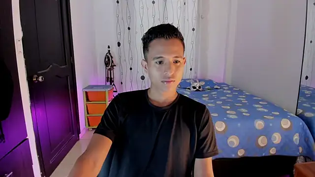 Snapshot of alessandro_wizard chatting on February 7, 2025, 7:49 pm alessandro wizard online show from February 7, 2025, 7:49 pm