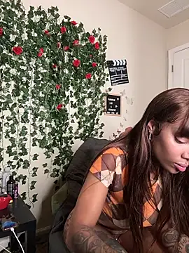 butterflybootyy online show from November 3, 2025, 5:12 am