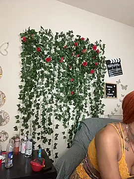 butterflybootyy online show from November 30, 2025, 9:59 pm